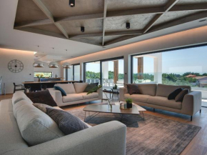 Swanky Villa in Vodnjan with Private Garden